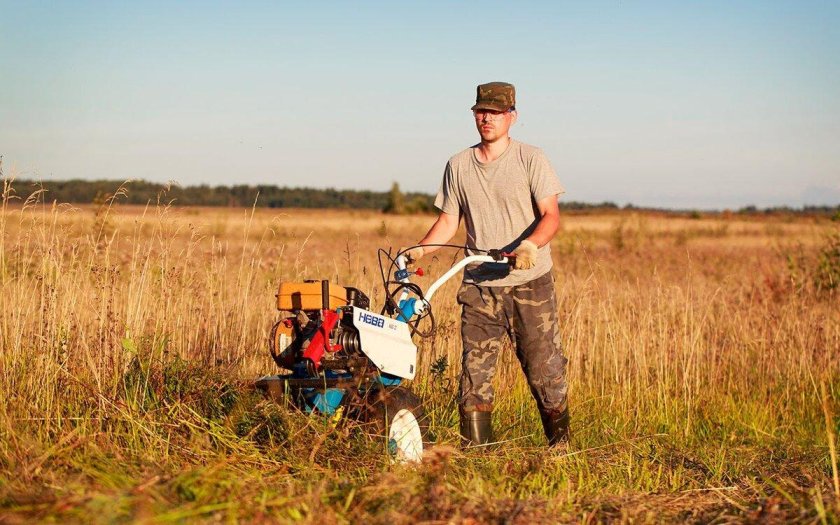 Мотоблок Нева вспашка
