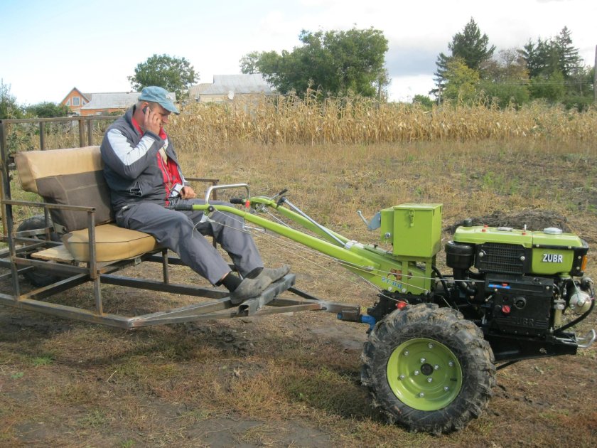 Мотоблок Zubr pritsep с прицепом