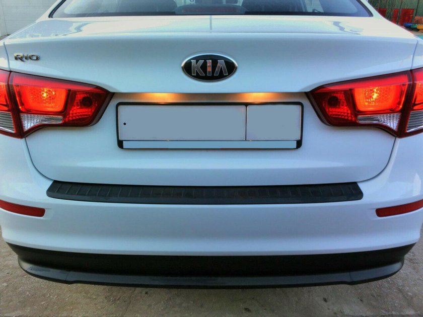 Накладка заднего бампера Kia Rio 3