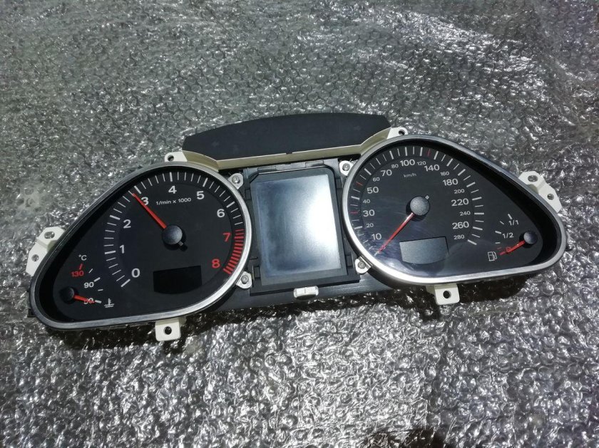 Audi q7 4l приборная панель