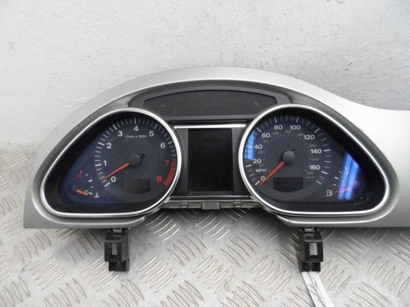 Audi q7 4l приборная панель