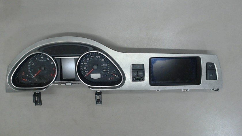 Audi q7 4l приборная панель