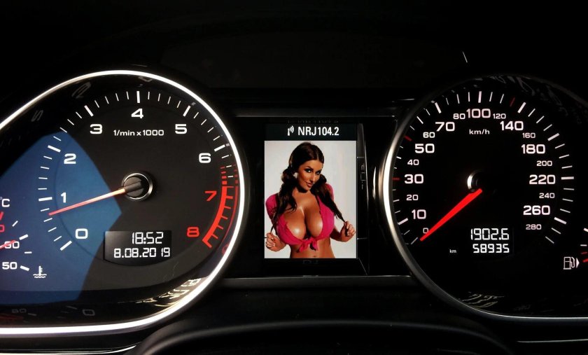 Audi q7 4l панель приборов