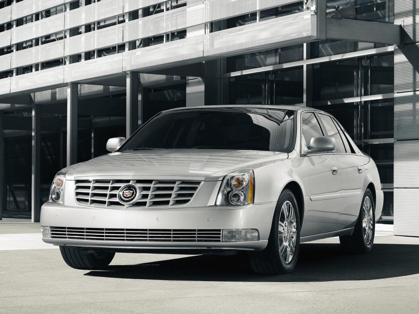 Cadillac DTS 2010