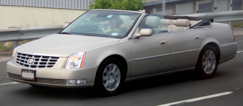 Cadillac DTS 2010