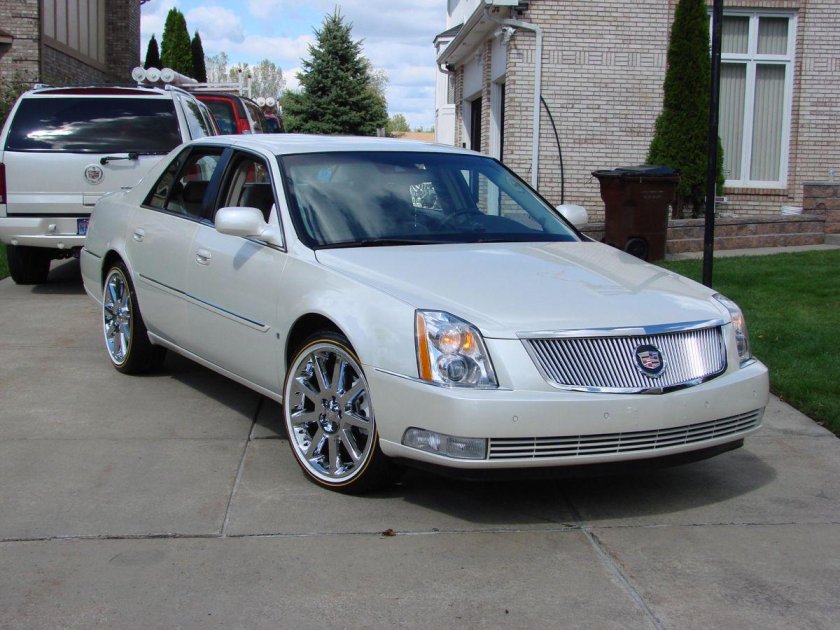 Кадиллак DTS