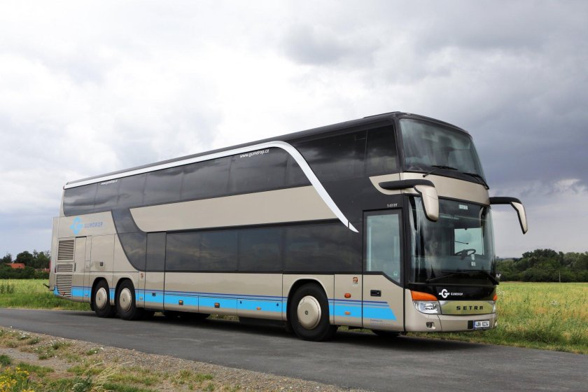 Автобус Setra s328dt