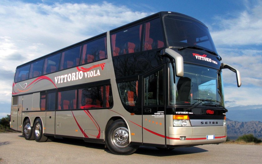 Setra s328dt