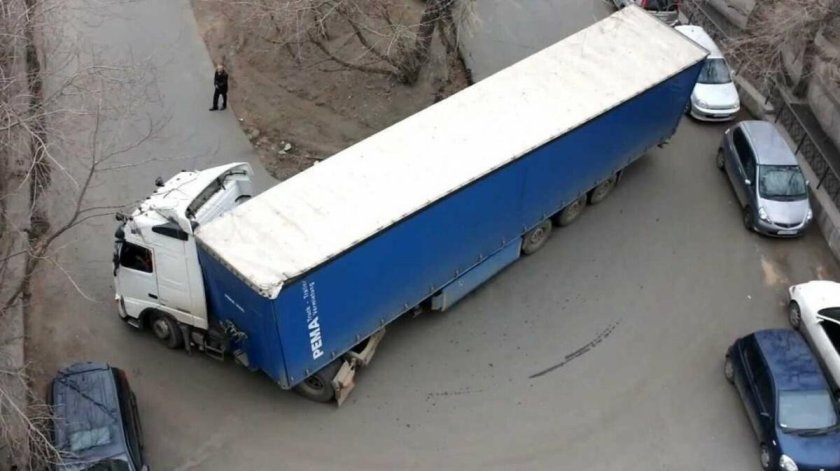 Фура с прицепом