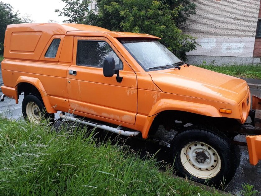 УАЗ Hunter 2003-2024 оранжевый
