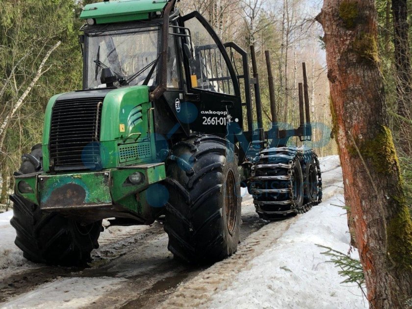 Форвардер Амкодор 2661