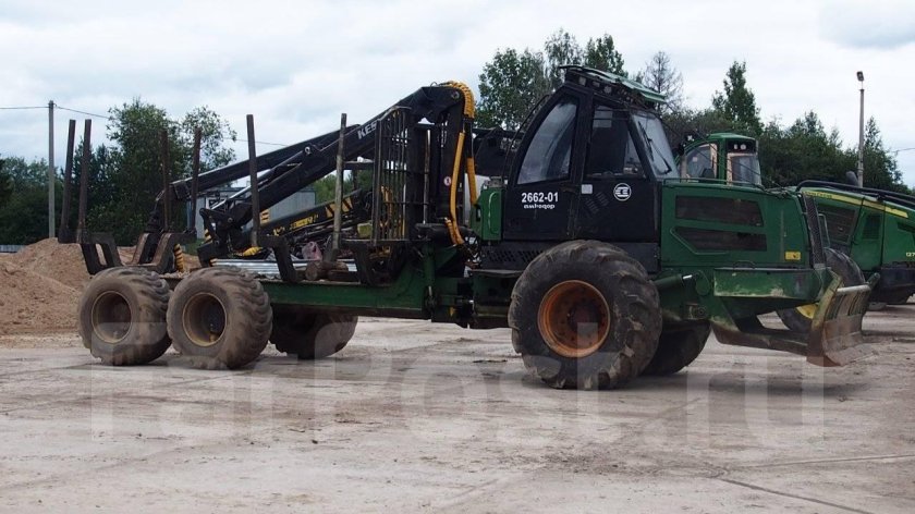 Форвардер Амкодор 2662