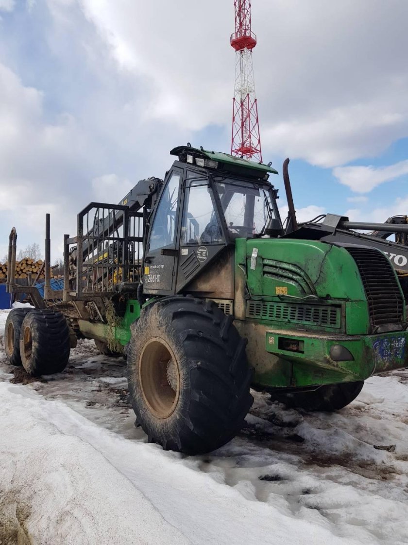 Форвардер Амкодор 2661