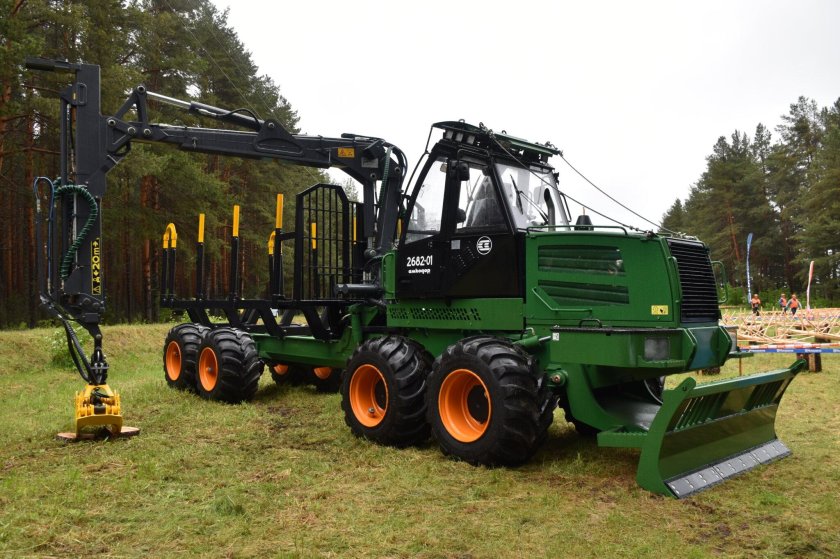 Амкодор 2682-01