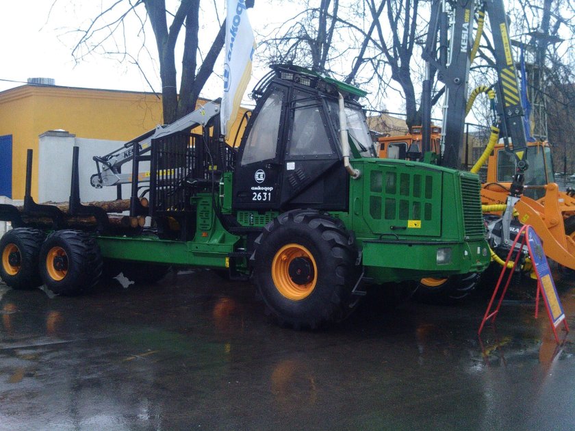 Форвардер Амкодор 2631