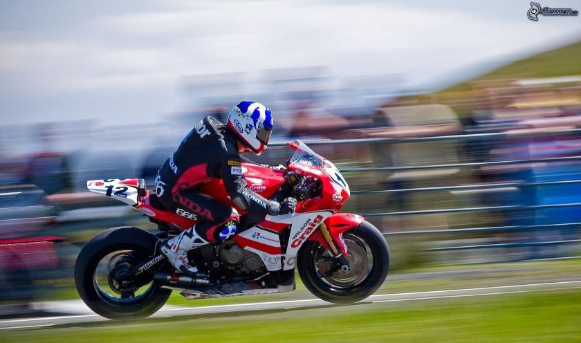 Спортивный мотоцикл