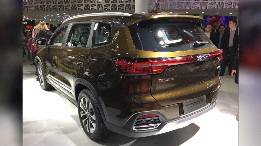 Chery Tiggo 8 золотистый