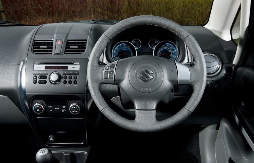 Сузуки sx4 2010 салон