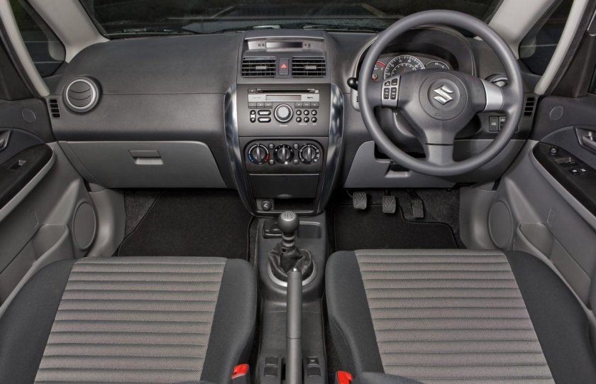 Suzuki sx4 2010 салон