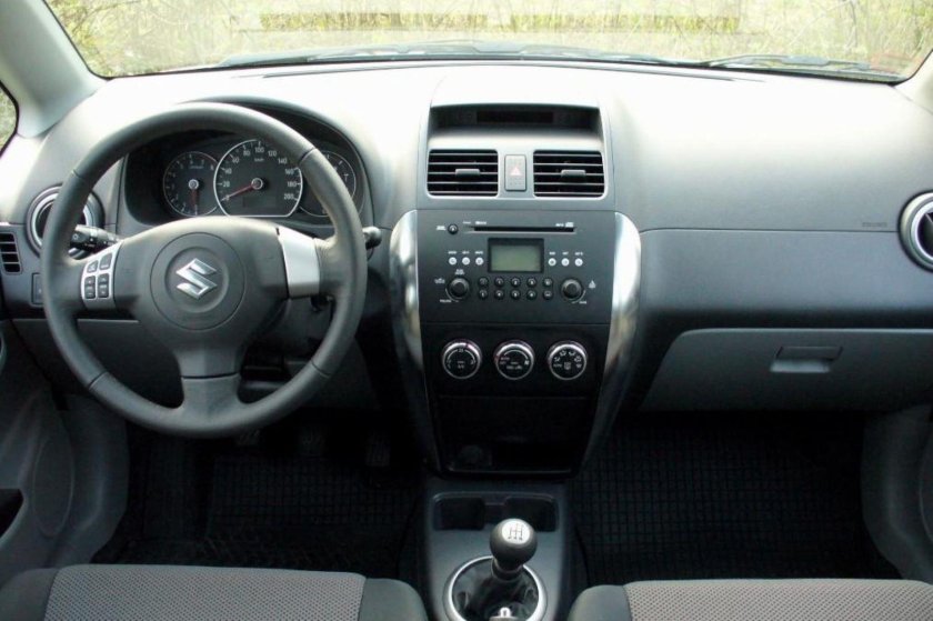 Suzuki sx4 2008 салон