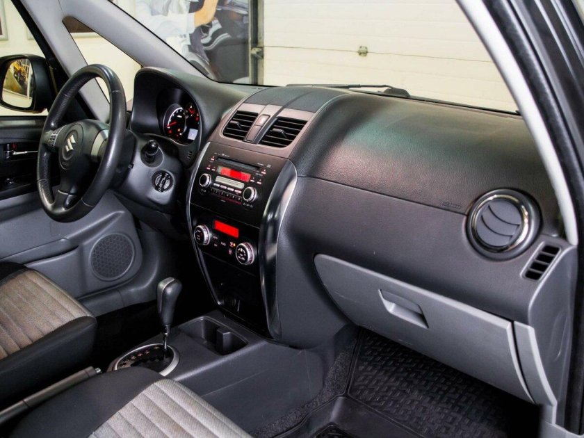 Suzuki sx4 2008 салон