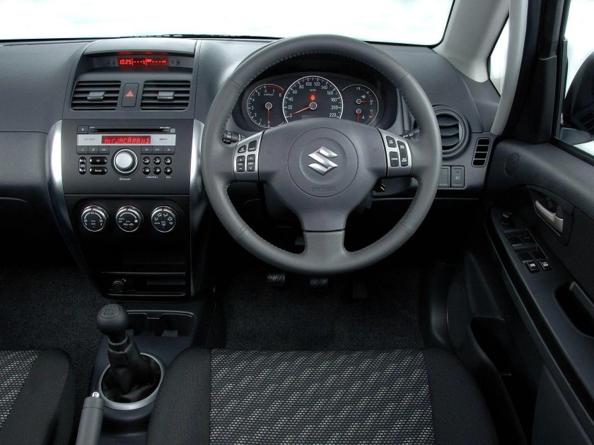 Сузуки sx4 2008 салон