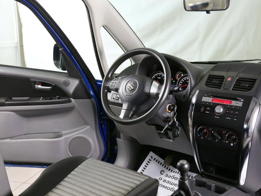 Сузуки sx4 салон