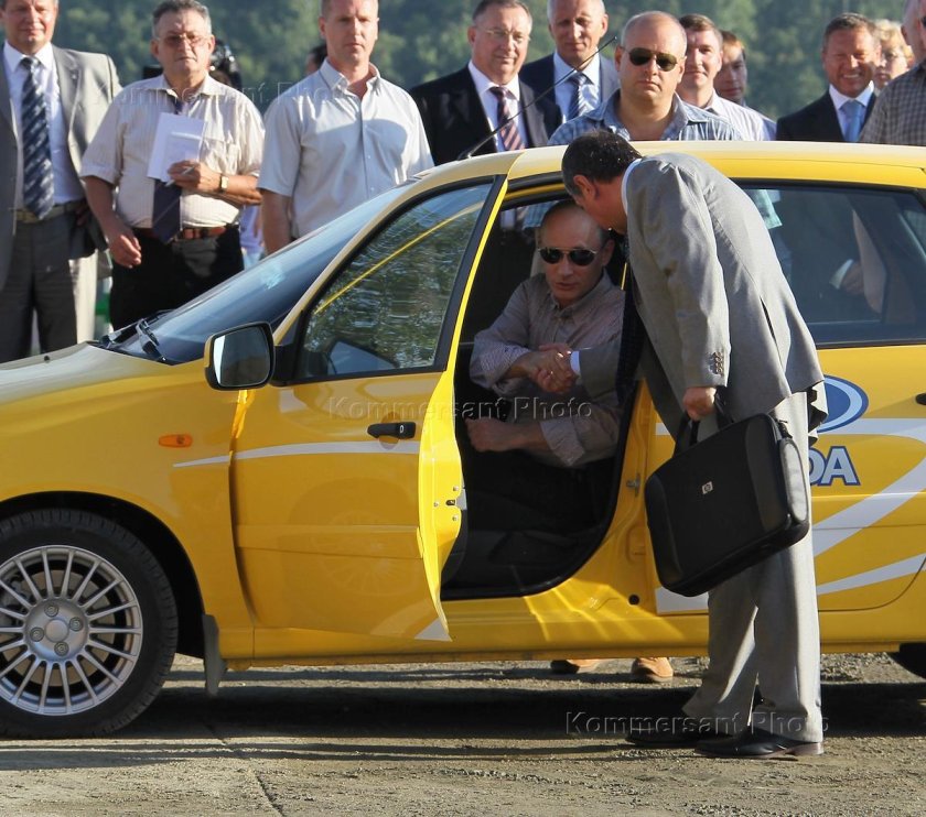 Желтая Лада Калина Владимира Путина