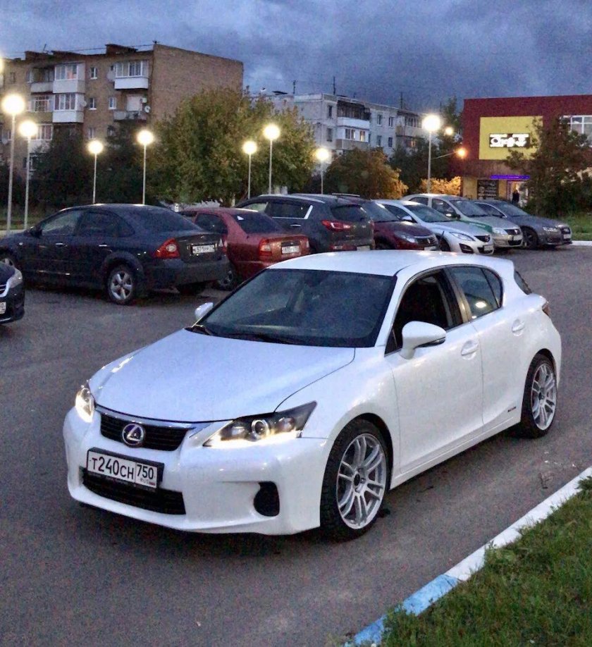 Lexus ct200h диски