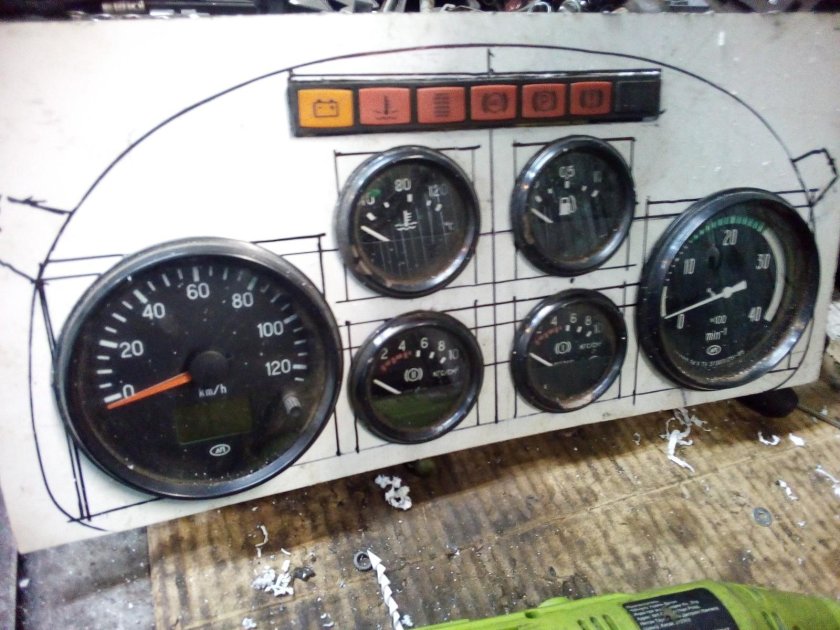 Тюнинг панели приборов ЗИЛ 130 фото