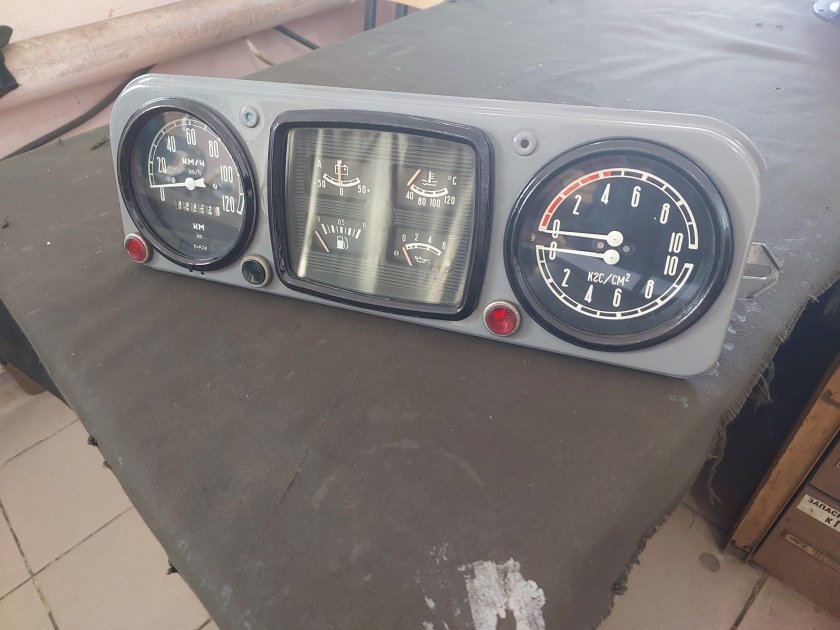 Щиток приборов зил 130