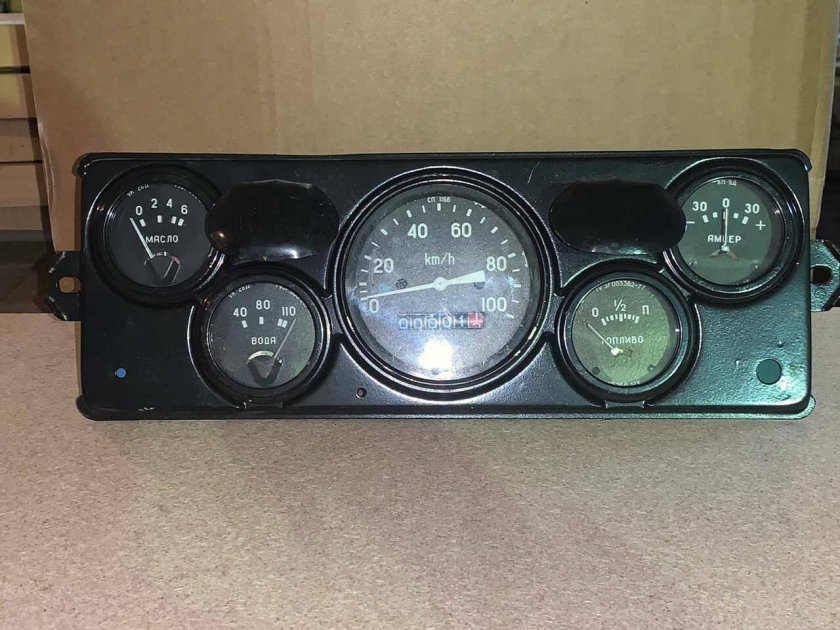 Щиток приборов ЗИЛ 157