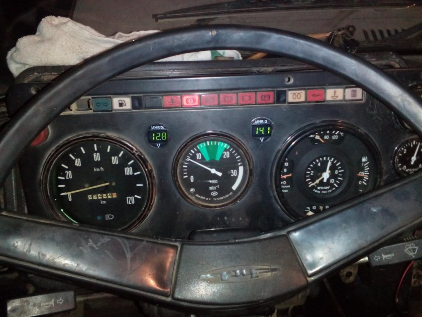 Приборная панель ЗИЛ 4331