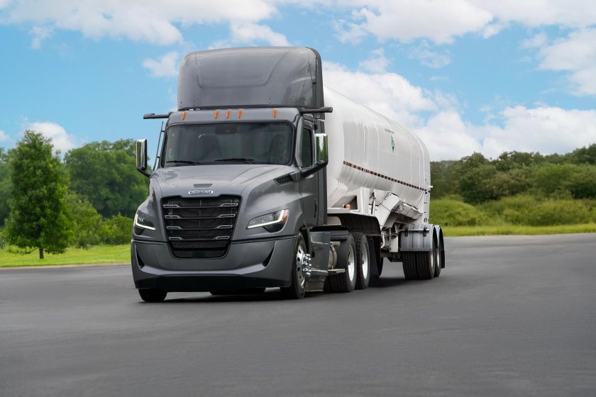 Freightliner cascadia 2025