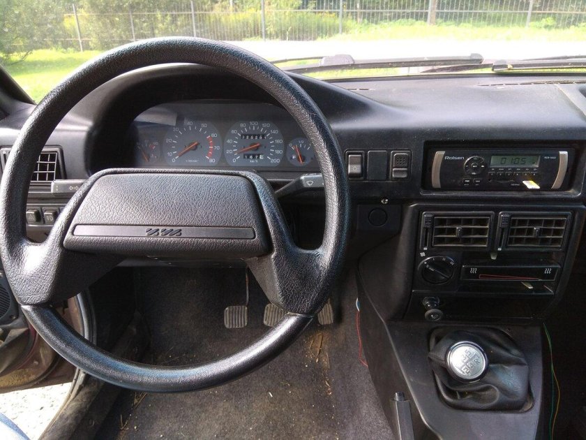 ИЖ-2126 компакт-кар салон