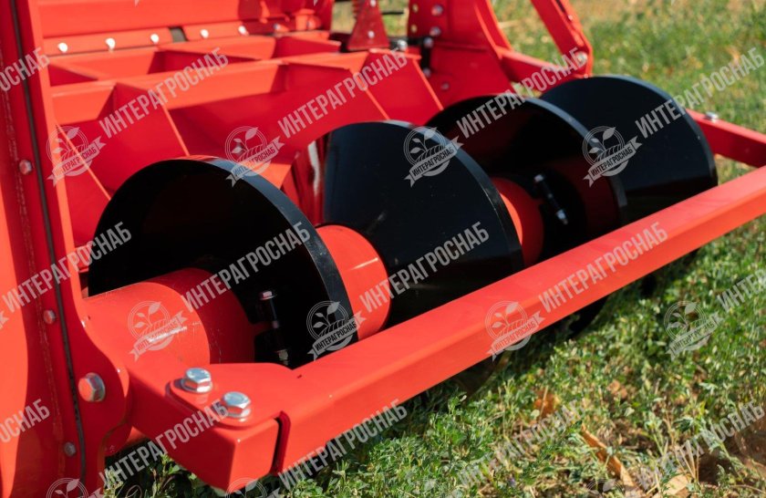 Трамбовщик силоса