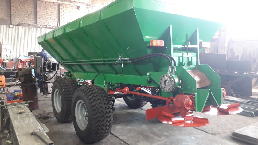 Разбрасыватель удобрений НРУ-0.5