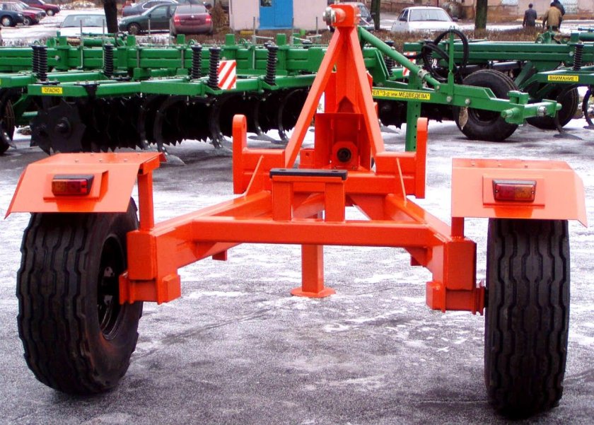 Разбрасыватель прицепной AXN-t2500
