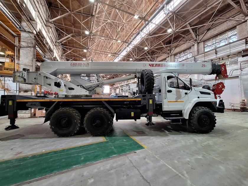 Автокран 25 тонн