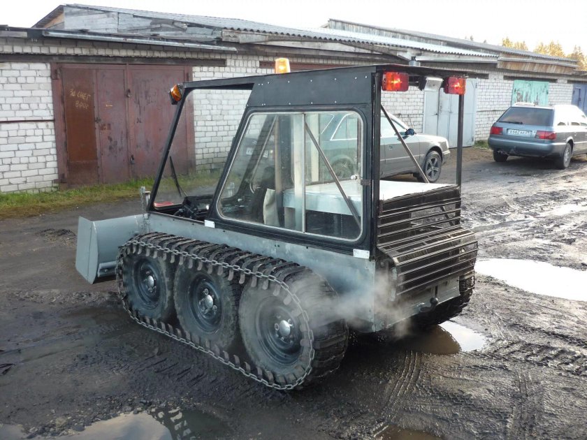 Гусеничный снегоболотоход НГТУ 2401