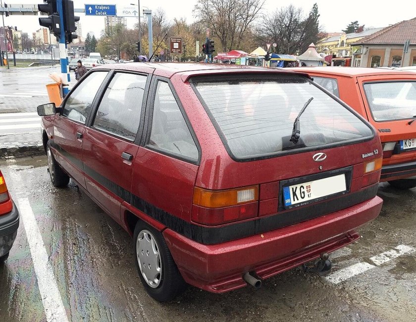 Застава 10 автомобиль