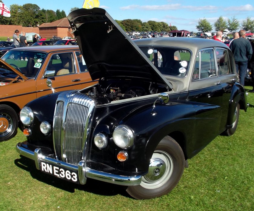 Даймлер Твин 6