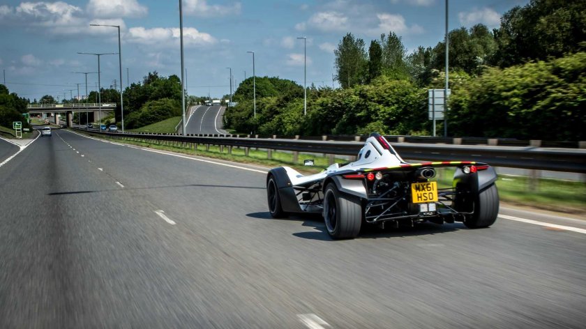 Одноместный автомобиль спортивный