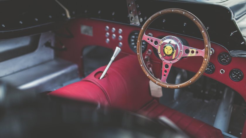 Lister автомобиль