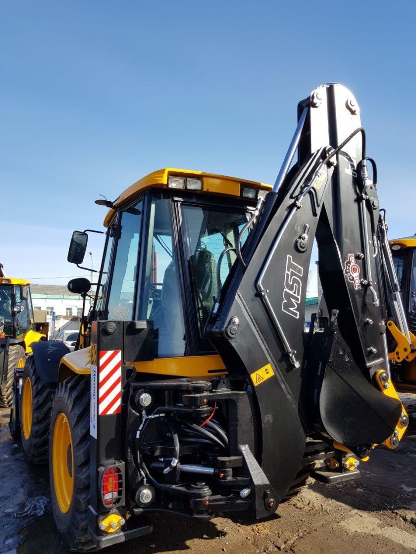 MST экскаватор погрузчик