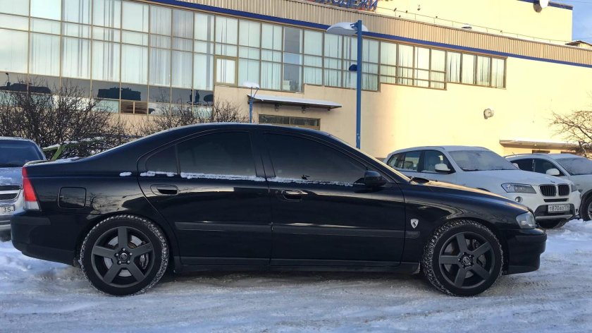 Volvo s60 черные диски