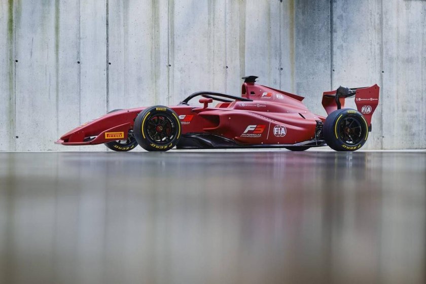 Болид формулы 2