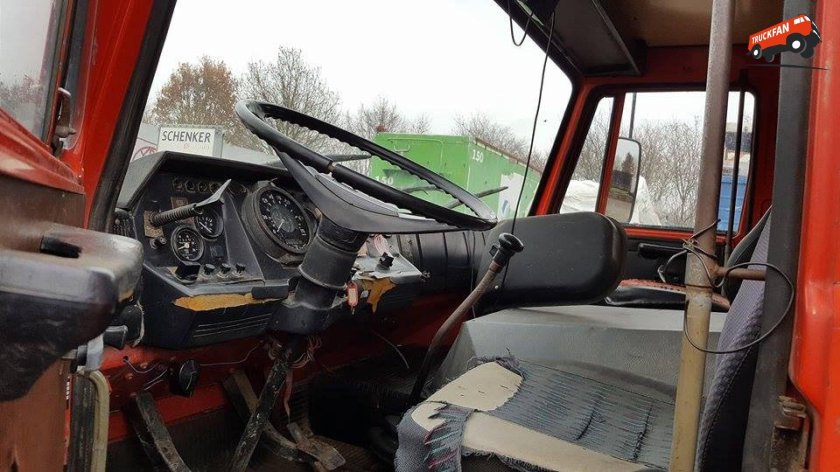 Татра 815 салон кабины