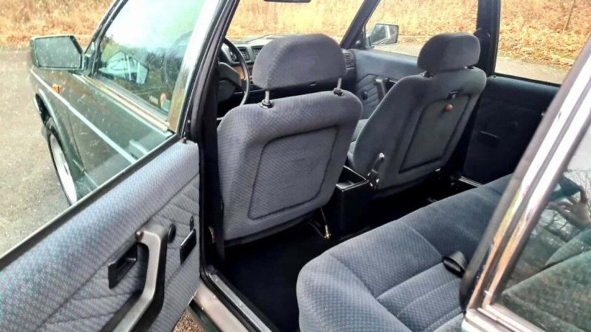 Татра 613 седан