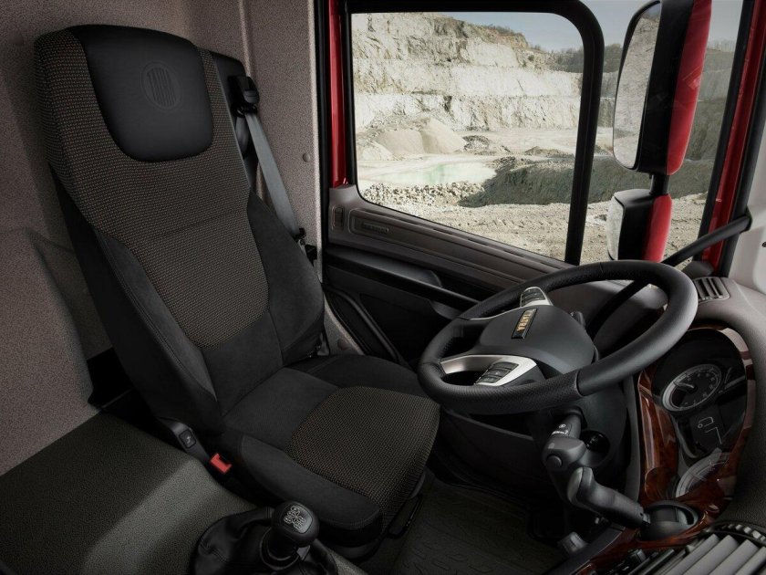 Кабина Татра Феникс